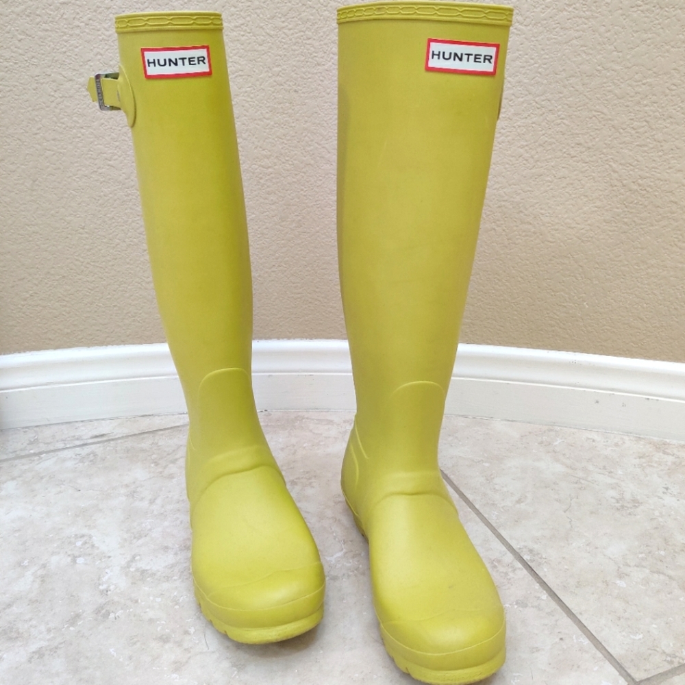 Hunter rain boots size 8